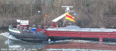 Bild: 2019, die Kajüte auf dem Bug ist verschwunden. Gemeldet in Neckargmünd -wie auf dem Schild am Bug zu lesen ist- offenbar der Schifffahrtshochburg am Neckar. 