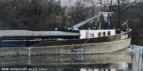 📌 → MS Felix im Jan. 2020
🌍 → DE Kirchheim am Neckar / Kanalstraße
🔍 → klicken
💾 → rechte Maus → Link in neuem Tab öffnen... Bild: Am Bug ist noch der Schriftzug "Heinrich Dettmer" zu erkennen. Der ursprüngliche Name des Schiffes, unter welchem es 1977 auf der Arminiuswerft in Bodenwerder gebaut wurde.