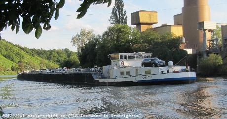 Bild: Am Übergang vom Mittel- zum Hinterschiff ist deutlich zu sehen dass das Mittelschiff wesentlich höher ist. Dies war eine Folge der Umrüstung zum Doppelhüllenschiff.