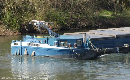 Bild: Der platte Bug der MS Passage erinnert etwas an eine Péniche.