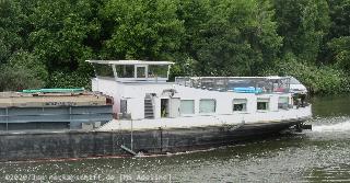 📌 → MS Adeline, später MS Nova Cura im Jun. 2020
🌍 → DE Gemmrigheim / Neckar
🔍 → klicken
💾 → rechte Maus → Link in neuem Tab öffnen...
📷 → Canon PowerShot SX230 HS Bild: Die Abmaße des Schiffes betragen 80x9,35x2,50 bei 1221 Tonnen, wie seitlich zu sehen ist.