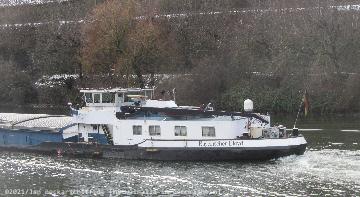 📌 → MS Walhalla im Jan. 2021
🌍 → DE Gemmrigheim / Raithelhuberstraße
🔍 → klicken
💾 → rechte Maus → Link in neuem Tab öffnen...
📷 → Canon PowerShot SX230 HS Bild: Wer genau hinsieht, sieht die beiden Abgasrohre der MS Walhalla.