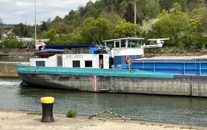 Bild: Der Frachter MS Namaste ist tatsächlich in Konstanza gemeldet.