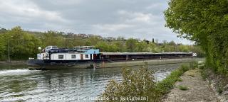 Bild: GMS Madizso bei der Einfahrt in die Schleuse Besigheim.