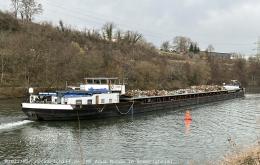 Bild: MS Aqua Mundo beladen mit Schrott auf dem Neckar.