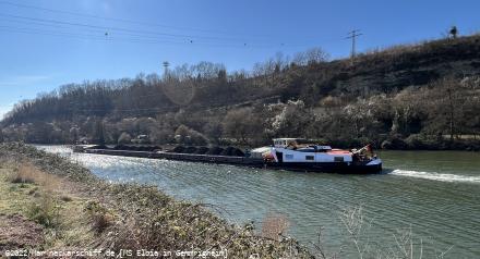 📌 → MS Elbia im Mar. 2022
🌍 → DE Gemmrigheim / Raithelhuberstraße
🔍 → klicken
💾 → rechte Maus → Link in neuem Tab öffnen...
📷 → iPhone 13 Pro Bild: MS Elbia ist 105 Meter lang.